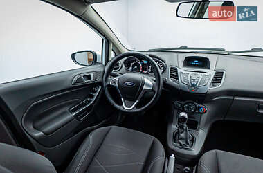 Хэтчбек Ford Fiesta 2017 в 