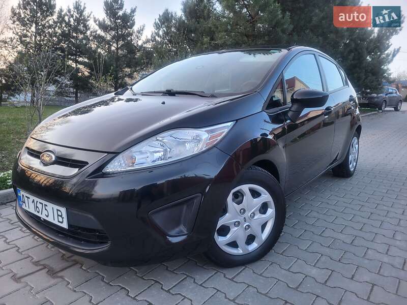 Хэтчбек Ford Fiesta 2013 в 