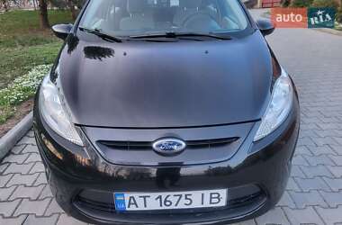 Хэтчбек Ford Fiesta 2013 в 