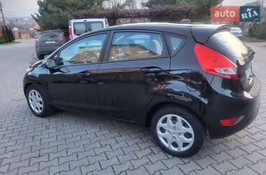 Хэтчбек Ford Fiesta 2013 в 