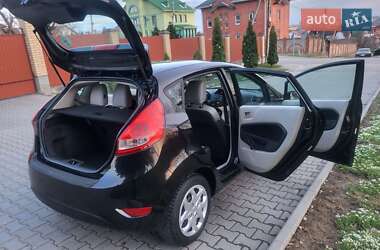 Хэтчбек Ford Fiesta 2013 в 