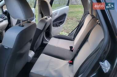 Хэтчбек Ford Fiesta 2013 в 