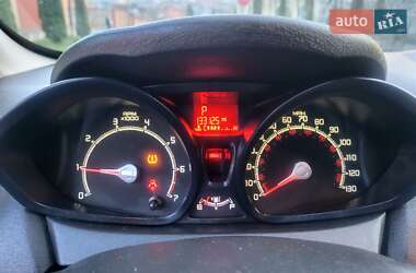 Хэтчбек Ford Fiesta 2013 в 