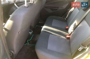 Хэтчбек Ford Fiesta 2010 в 