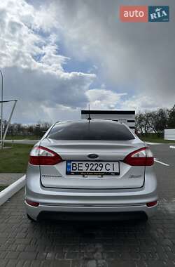 Седан Ford Fiesta 2017 в 