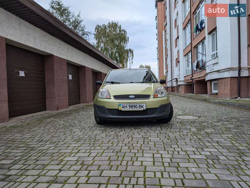 Хетчбек Ford Fiesta 2006 в Івано-Франківську