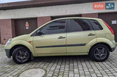 Хэтчбек Ford Fiesta 2006 в 