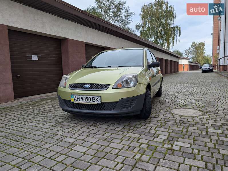 Хетчбек Ford Fiesta 2006 в Івано-Франківську