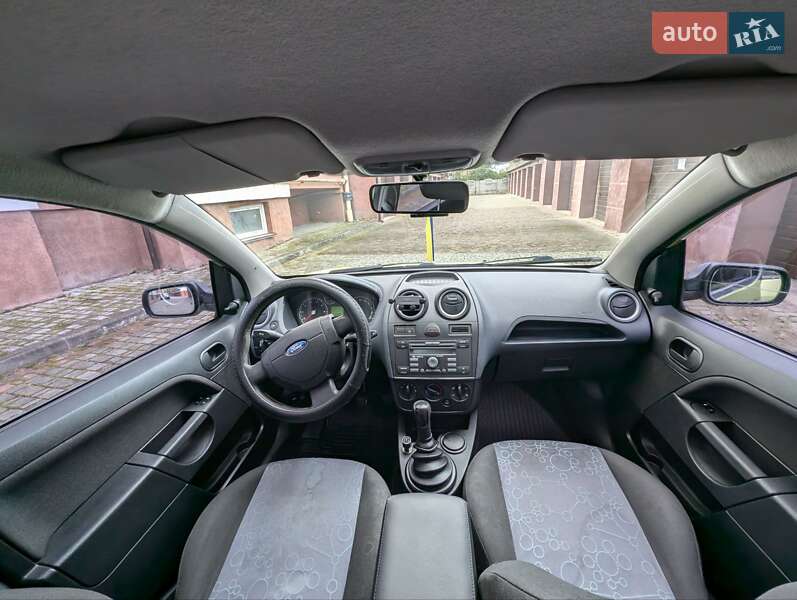 Хетчбек Ford Fiesta 2006 в Івано-Франківську