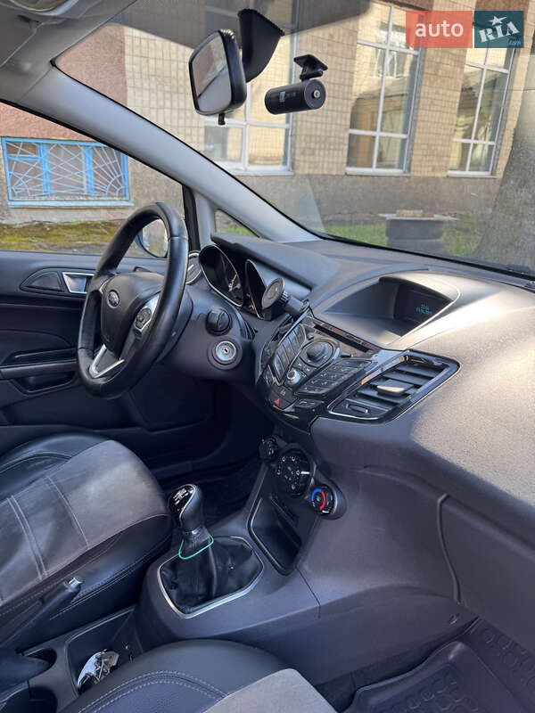 Хэтчбек Ford Fiesta 2013 в Виннице