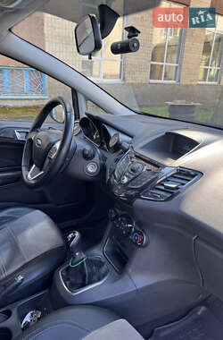 Хэтчбек Ford Fiesta 2013 в 