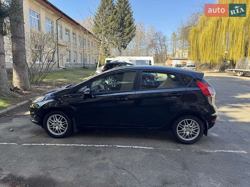 Хэтчбек Ford Fiesta 2013 в Виннице