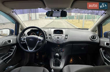 Хэтчбек Ford Fiesta 2012 в 