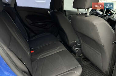 Хэтчбек Ford Fiesta 2012 в 