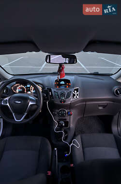 Хэтчбек Ford Fiesta 2013 в 