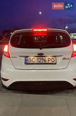 Хэтчбек Ford Fiesta 2013 в 