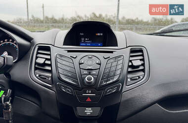 Хэтчбек Ford Fiesta 2018 в 