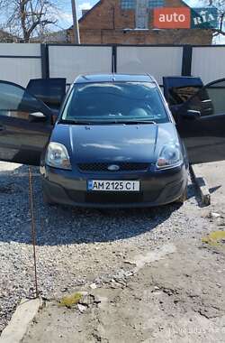 Хэтчбек Ford Fiesta 2007 в 