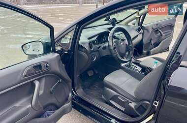 Хэтчбек Ford Fiesta 2016 в 