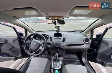 Хэтчбек Ford Fiesta 2016 в 