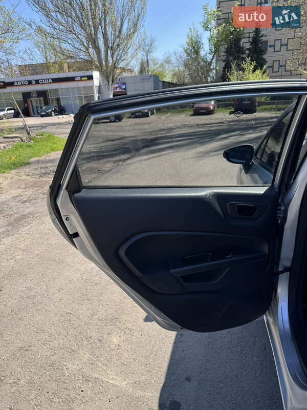 Седан Ford Fiesta 2013 в Кривом Роге фото 10 Седан Ford Fiesta 2013 в Кривом Роге