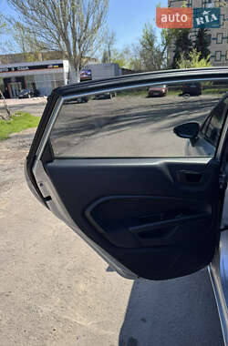 Седан Ford Fiesta 2013 в 