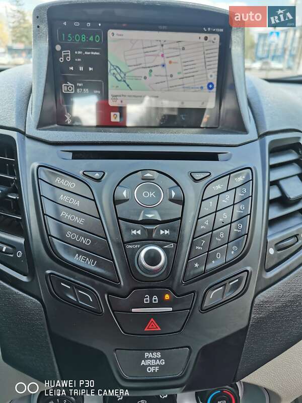 Седан Ford Fiesta 2015 в Кривом Роге