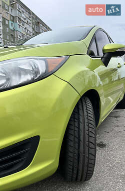 Хэтчбек Ford Fiesta 2012 в 