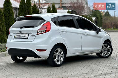 Хетчбек Ford Fiesta 2015 в 