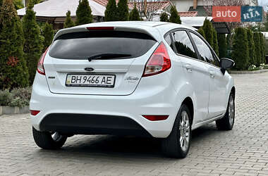Хетчбек Ford Fiesta 2015 в 