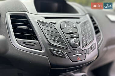 Хетчбек Ford Fiesta 2015 в 