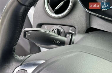 Хетчбек Ford Fiesta 2015 в 