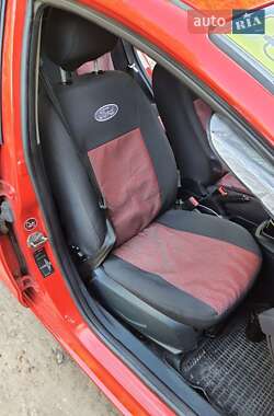 Хэтчбек Ford Fiesta 2012 в 
