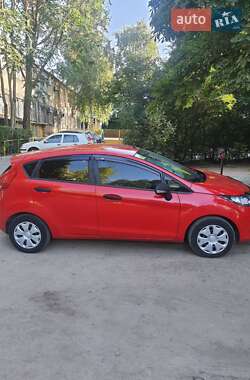Хэтчбек Ford Fiesta 2012 в 