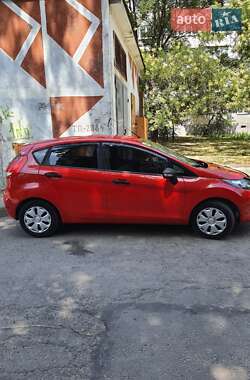 Хэтчбек Ford Fiesta 2012 в 