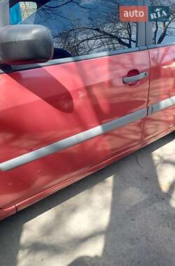 Хэтчбек Ford Fiesta 2006 в 