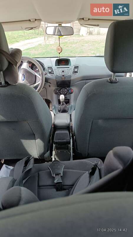 Хэтчбек Ford Fiesta 2012 в Луцке