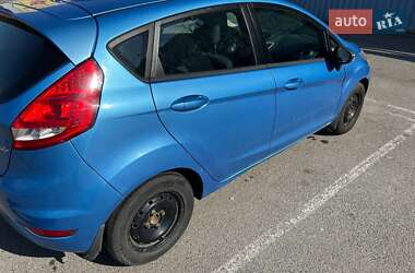 Хэтчбек Ford Fiesta 2011 в 
