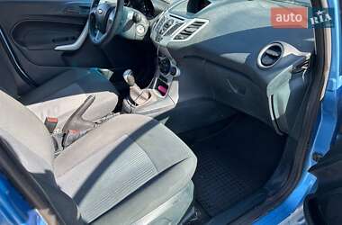 Хэтчбек Ford Fiesta 2011 в 