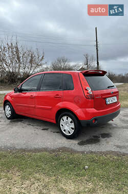 Хэтчбек Ford Fiesta 2007 в 