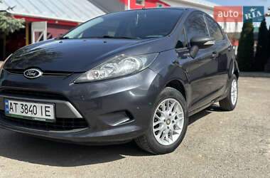 Хэтчбек Ford Fiesta 2009 в 
