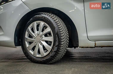 Хэтчбек Ford Fiesta 2012 в 