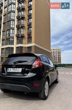 Хэтчбек Ford Fiesta 2016 в 