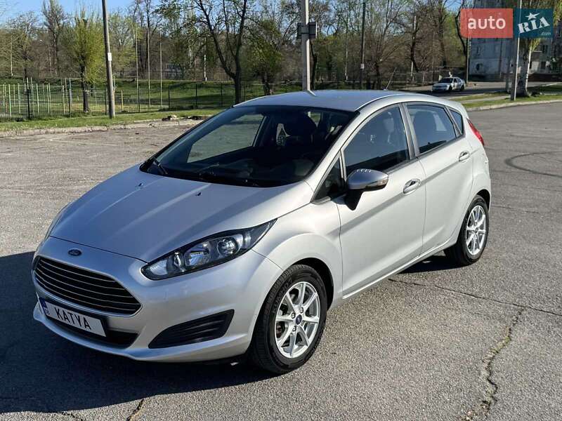 Хэтчбек Ford Fiesta 2014 в 