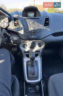 Хэтчбек Ford Fiesta 2014 в 