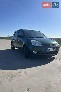 Хэтчбек Ford Fiesta 2003 в 