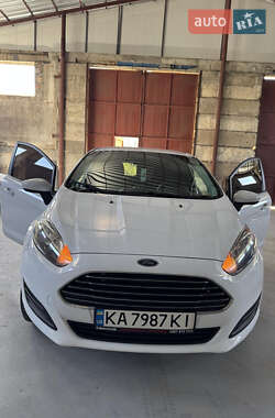 Хэтчбек Ford Fiesta 2018 в 