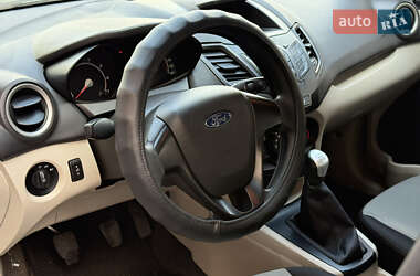 Седан Ford Fiesta 2012 в 