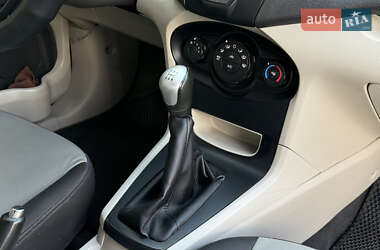 Седан Ford Fiesta 2012 в 