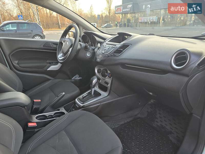 Седан Ford Fiesta 2017 в Чернігові